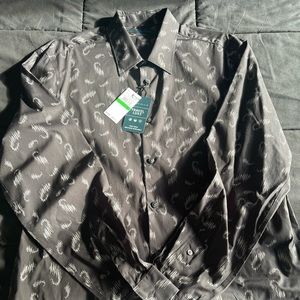 Brand-new dress shirt super classic and Fashion size L with tag